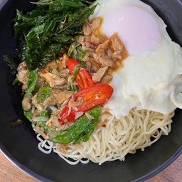 บะหมี่แห้งกะเพราปู
