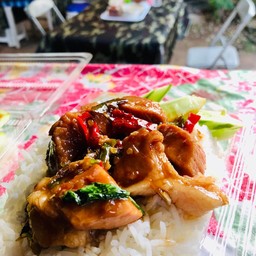 กะเพราหมูตุ๋น