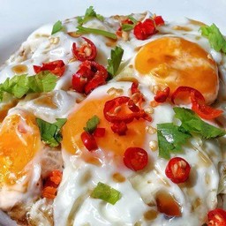 ข้าวไข่ดาวพริกสด