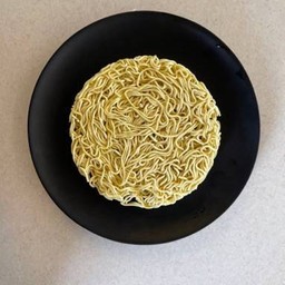 บะหมี่ไข่ 1 ก้อน