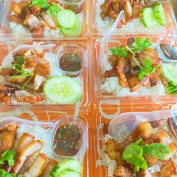 ข้าวขยำหมูทอด เจ้าแรกหาดใหญ่ สาขาแรก