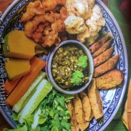 ออเดิร์ฟเหนือ (น้ำพริกหนุ่ม)