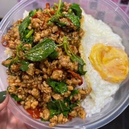 ข้าว กระเพราหมูสับไข่ดาว