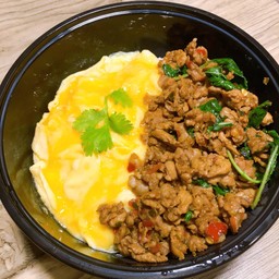 ไข่ข้นราวา+หมูสับทอดกระเทียม