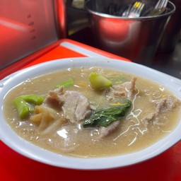 ราดหน้าเส้นใหญ่