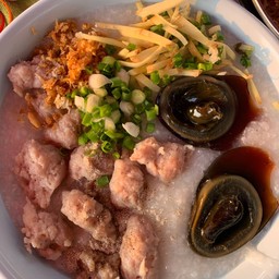 โจ๊กหมูล้วนไข่เยี่ยวม้า
