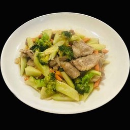 ผัดบร็อคโคลี่หมู