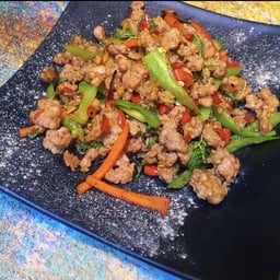 กระเพราหมูสับคั่วแห้ง