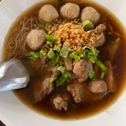 ก๋วยเตี๋ยวหมูตุ๋น