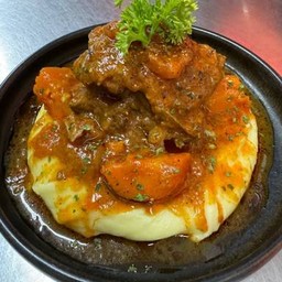 AF- 9 Stewed Beef Tongue with Mash Potato / สตูลิ้นวัว ซอสเกรวี่มันบด