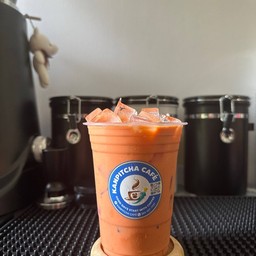 [อร่อยซ่ากับโค้ก] ชานมเย็น  Milk Tea +  โค้ก ออริจินัล (กระป๋อง)