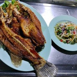 ปลากะพงทอด