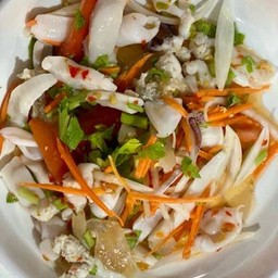 ยำปลาหมึกไข่หมึก