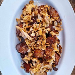 สามชั้นทอดน้ำปลา