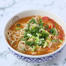 บะหมี่ไข่มะเขือเทศ