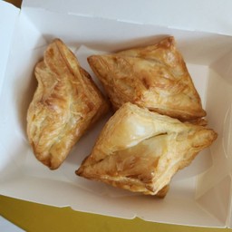 3 x puffy curry CHICKEN