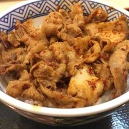 ข้าวหน้าหมูสไลด์ย่างซอสหม่าล่า