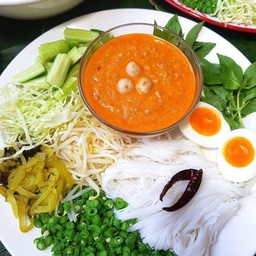 ขนมจีนน้ำยากะทิ (พิเศษ)