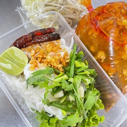 ขนมจีนน้ำเงี้ยว (พิเศษ)