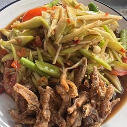 ตำมะม่วงปลากรอบปูปลาร้า