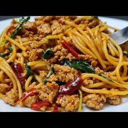 สปาเก็ตตี้ผัดกระเพรา