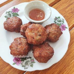 หมูก้อนทอด