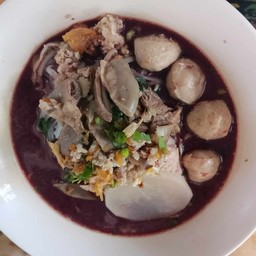 ก๋วยเตี๋ยวเครื่องในหมูล้วน