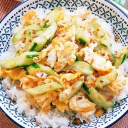 ผัดแตงกวาใส่ไข่ (ราดข้าว)