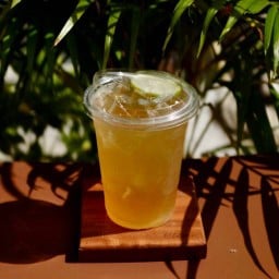 ชาเขียวน้ำผึ้งมะนาว เย็น