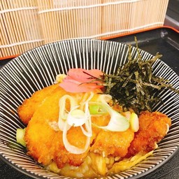 ข้าวหน้าไก่คัตสึด้ง