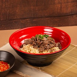 บะหมี่เนื้อตุ๋น