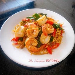 มาม่าผัดขี้เมาทะเล