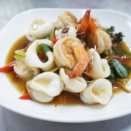 ผัดฉ่าทะเล