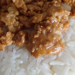 ข้าวไก่กระเทียมไก่สับ