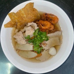 ก๋วยเตี๋ยวหมูน้ำใส เส้นใหญ่  ธรรมดา