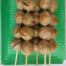 ลูกชิ้นหมูพริกไทยดำ