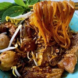 ก๋วยเตี๋ยวคลุกเนื้อ (ใส่ซีอิ๊วดำ)