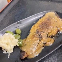 ปลาซาบะย่างซอสมิโซะ