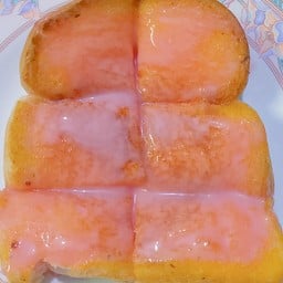 ขนมปังปิ้งเนย+นมชมพู