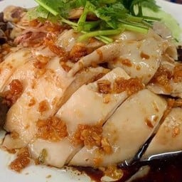 ข้าวมันไก่ ลิ้มโภชนา (ปั๊ม ปตท.) Chicken Rice