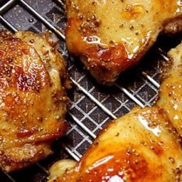 สะโพกไก่อบ  3  ชิ้น