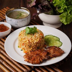 ข้าวผัดหมูย่างบางกอก