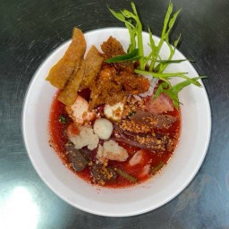 ก๋วยเตี๋ยวเย็นตาโฟต้มยำ  เส้นบะหมี่ ธรรมดา