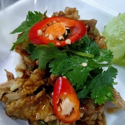 หมูกระเทียมราดข้าว