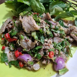 หมูน้ำตก