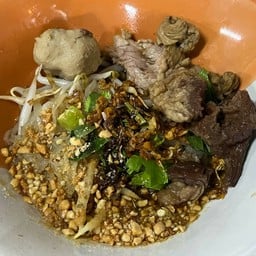 ก๋วยเตี๋ยวเที่ยงคืนปทุมธานี -
