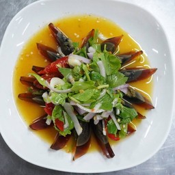 ยำไข่เยี่ยวม้า