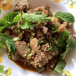 น้ำตกเนื้อ