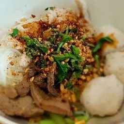 ก๋วยเตี๋ยวคลุกหมู (ไม่ใส่ซีอิ๊วดำ)