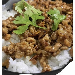 ข้าวหมูสับทอดกระเทียม